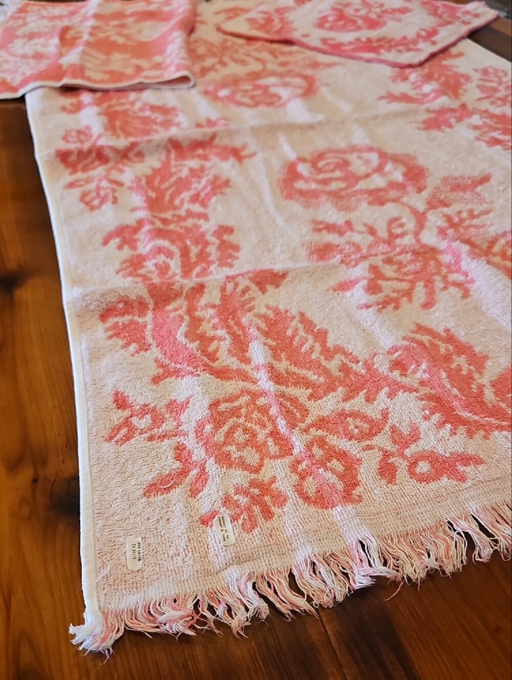 Vintage 3 Piece Wabasso Pink and White Bath Towel Set - Picture 2 of 9